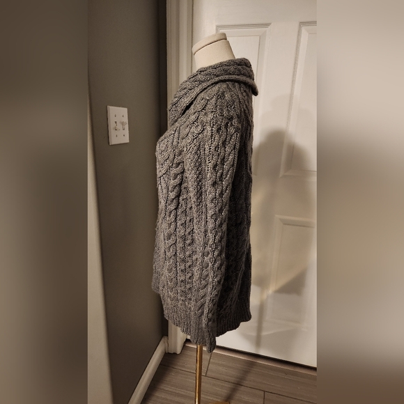 Zara Knit Grey Sweater - Size Medium - Picture 5 of 5